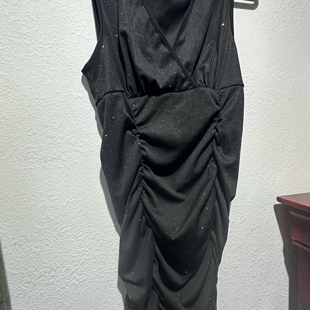 Elegant Black Sleeveless Dress